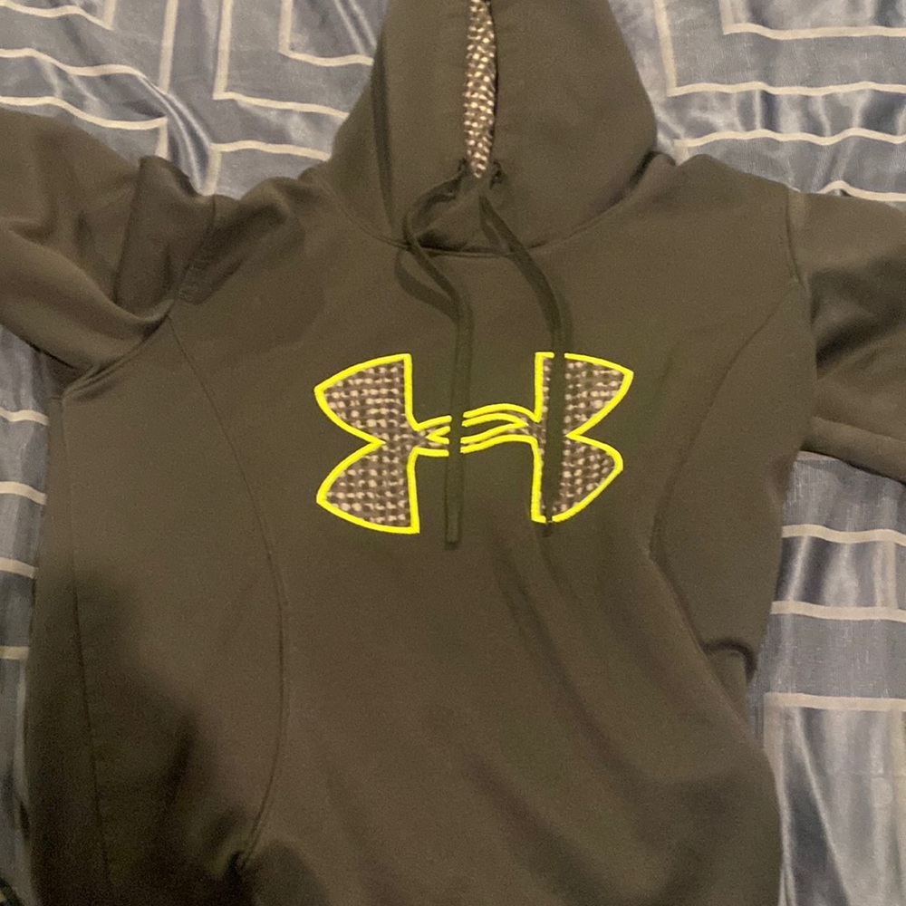 Under Armour Small Hoodie